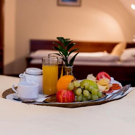 Hejtmansky Dvur Hotel Slaný Eksteriør billede