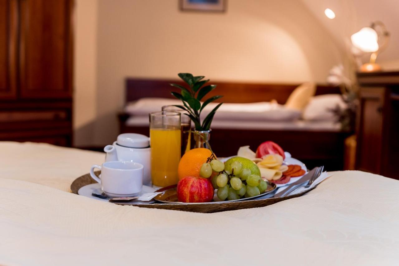 Hejtmansky Dvur Hotel Slaný Eksteriør billede
