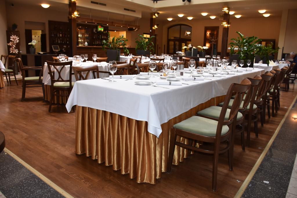 Hejtmansky Dvur Hotel Slaný Eksteriør billede
