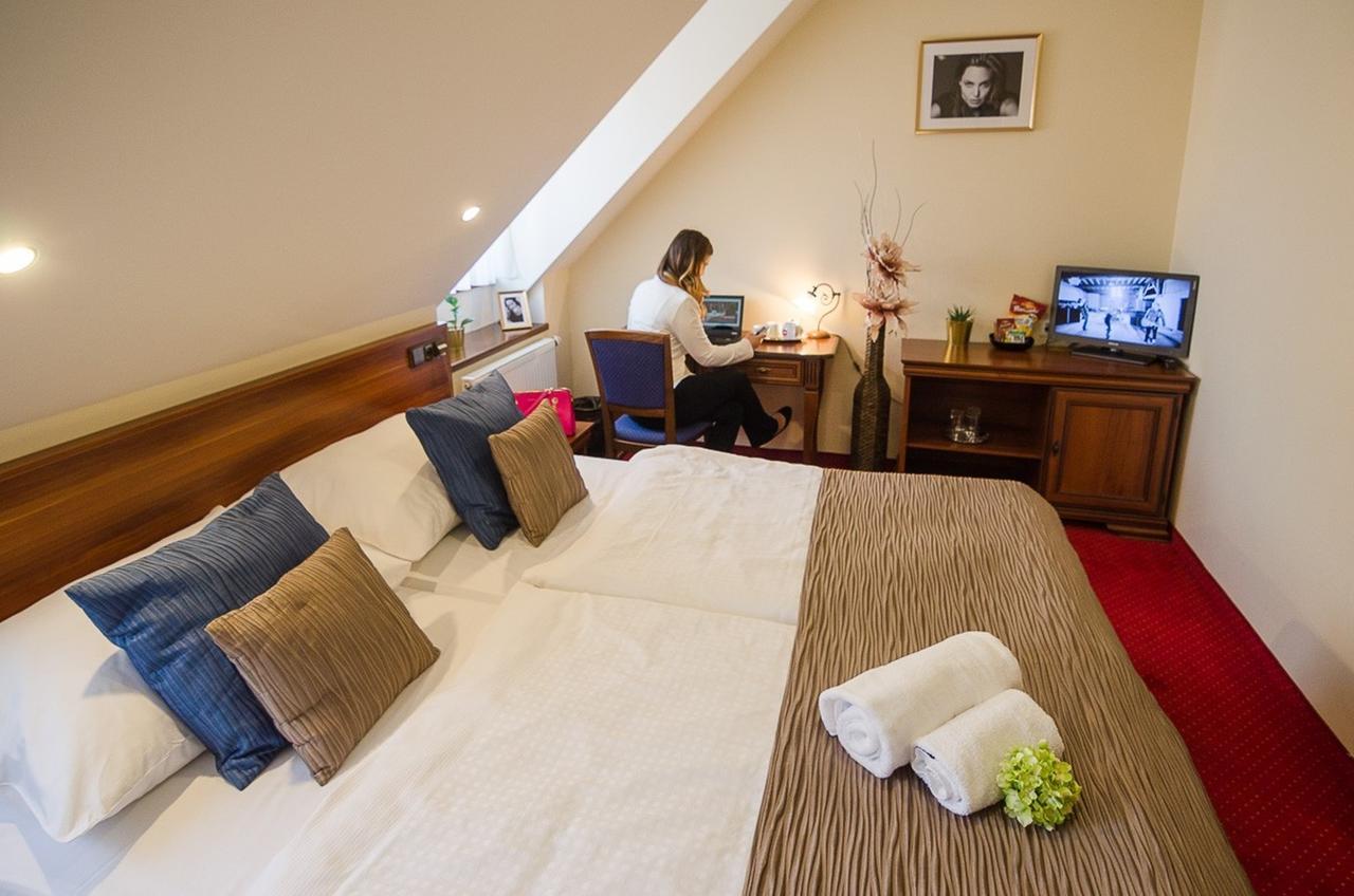 Hejtmansky Dvur Hotel Slaný Eksteriør billede