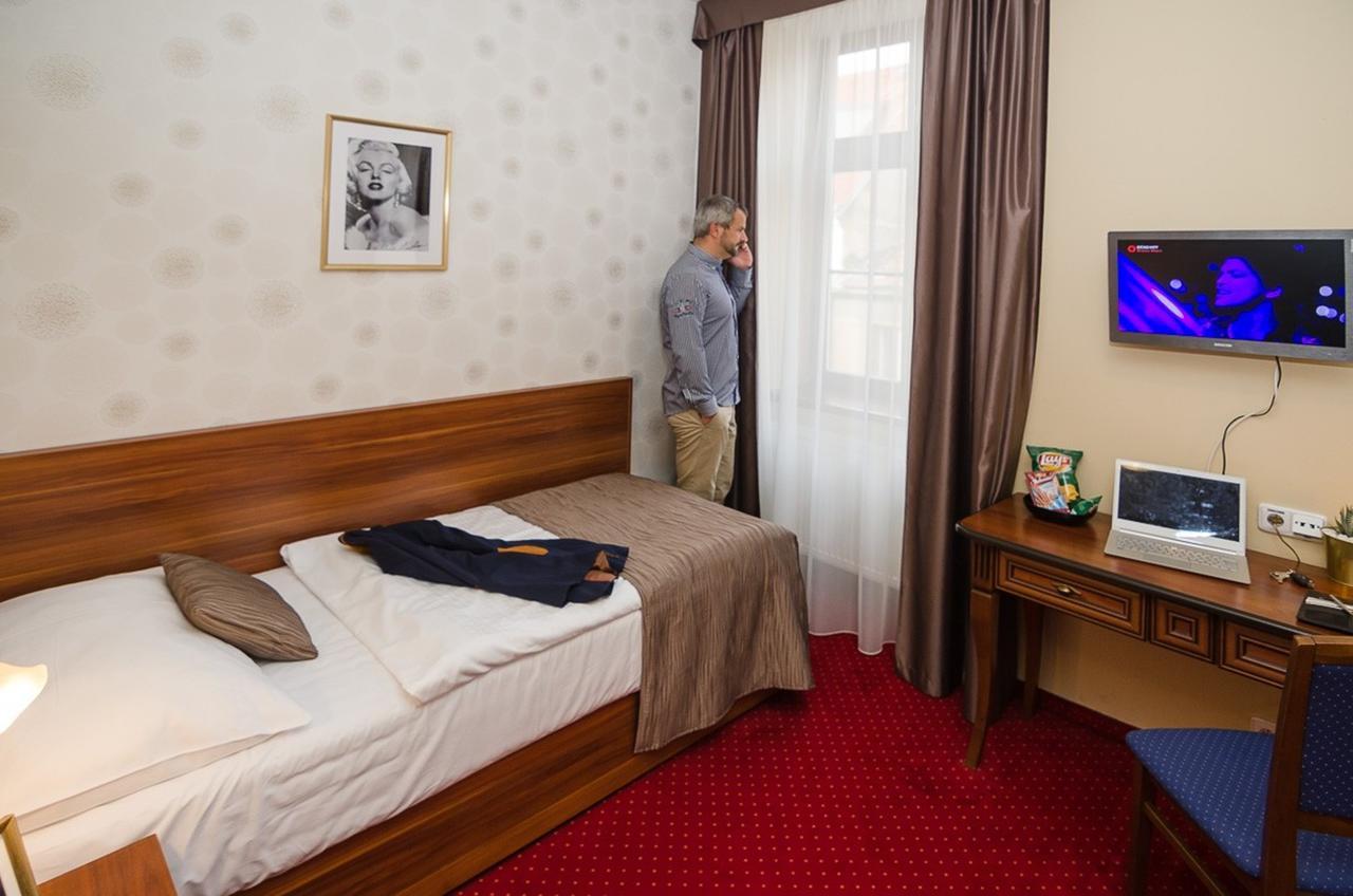 Hejtmansky Dvur Hotel Slaný Eksteriør billede