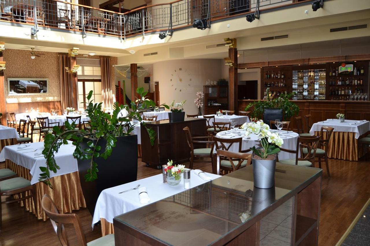 Hejtmansky Dvur Hotel Slaný Eksteriør billede
